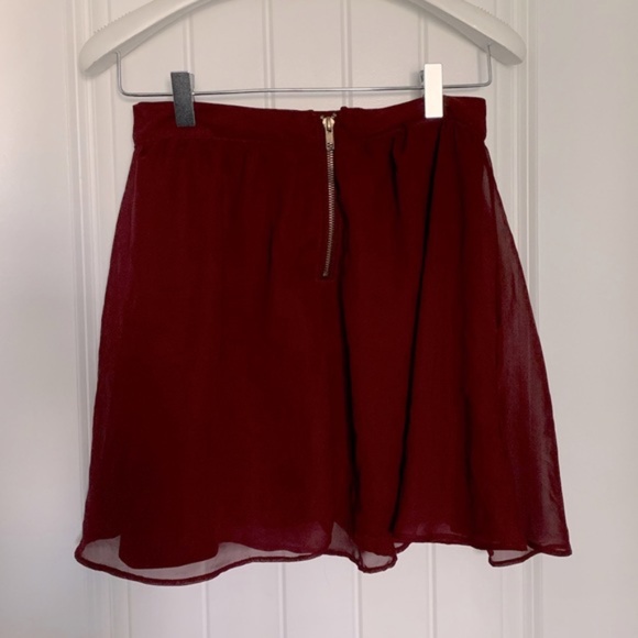 🎁3/$25🎉 Maroon Zip Up Flared Mini Skirt Small - Picture 4 of 6